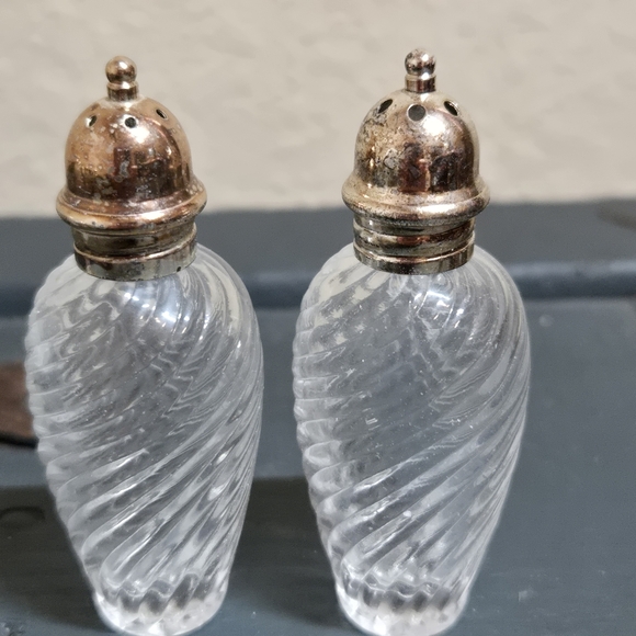 Other - Vintage Glass Swirl Salt And Pepper Shaker Set With Plated Silver Tops
